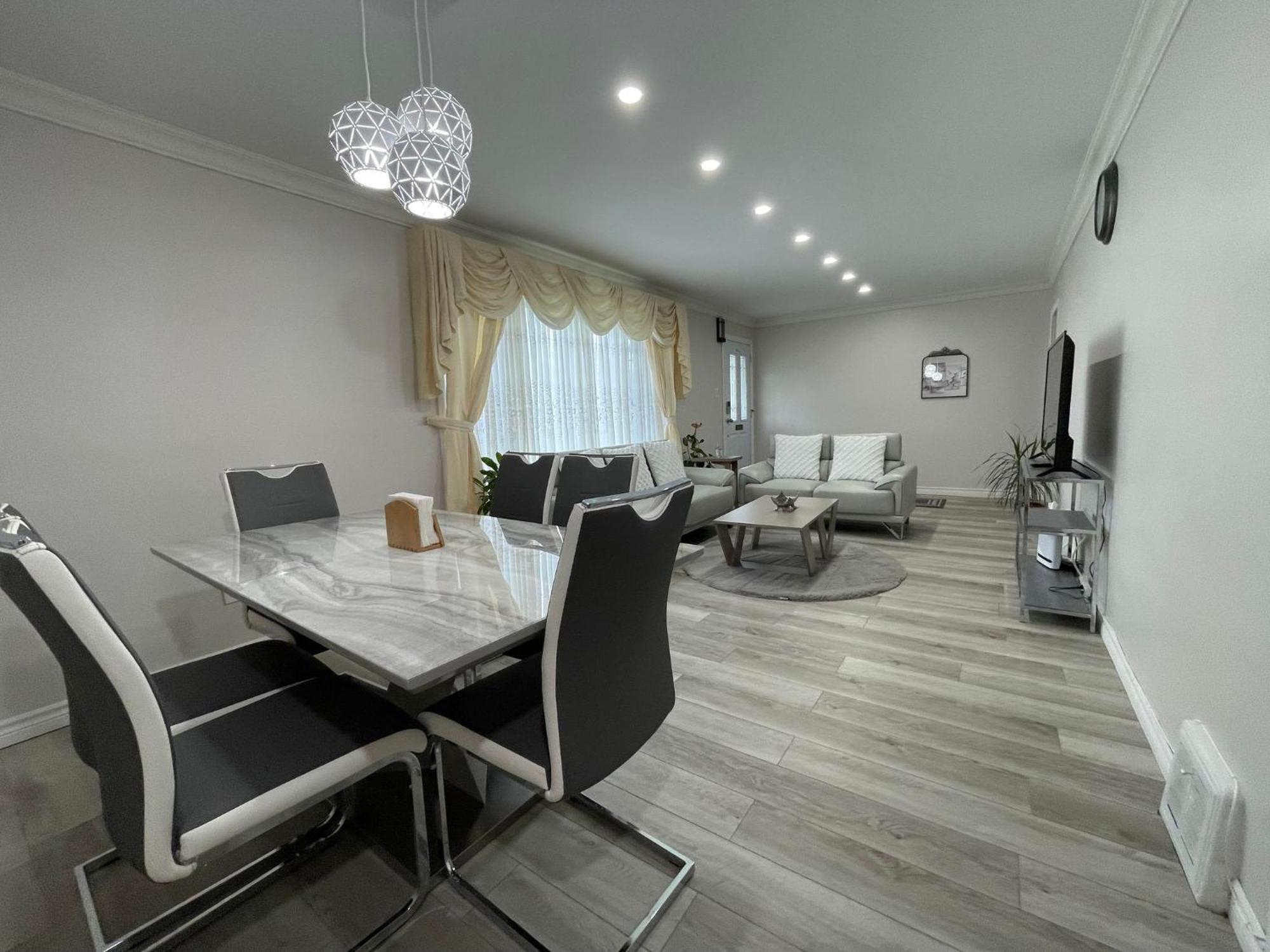 Luxurious Cozy House In Bluffs With Lake View Βίλα Τορόντο Εξωτερικό φωτογραφία