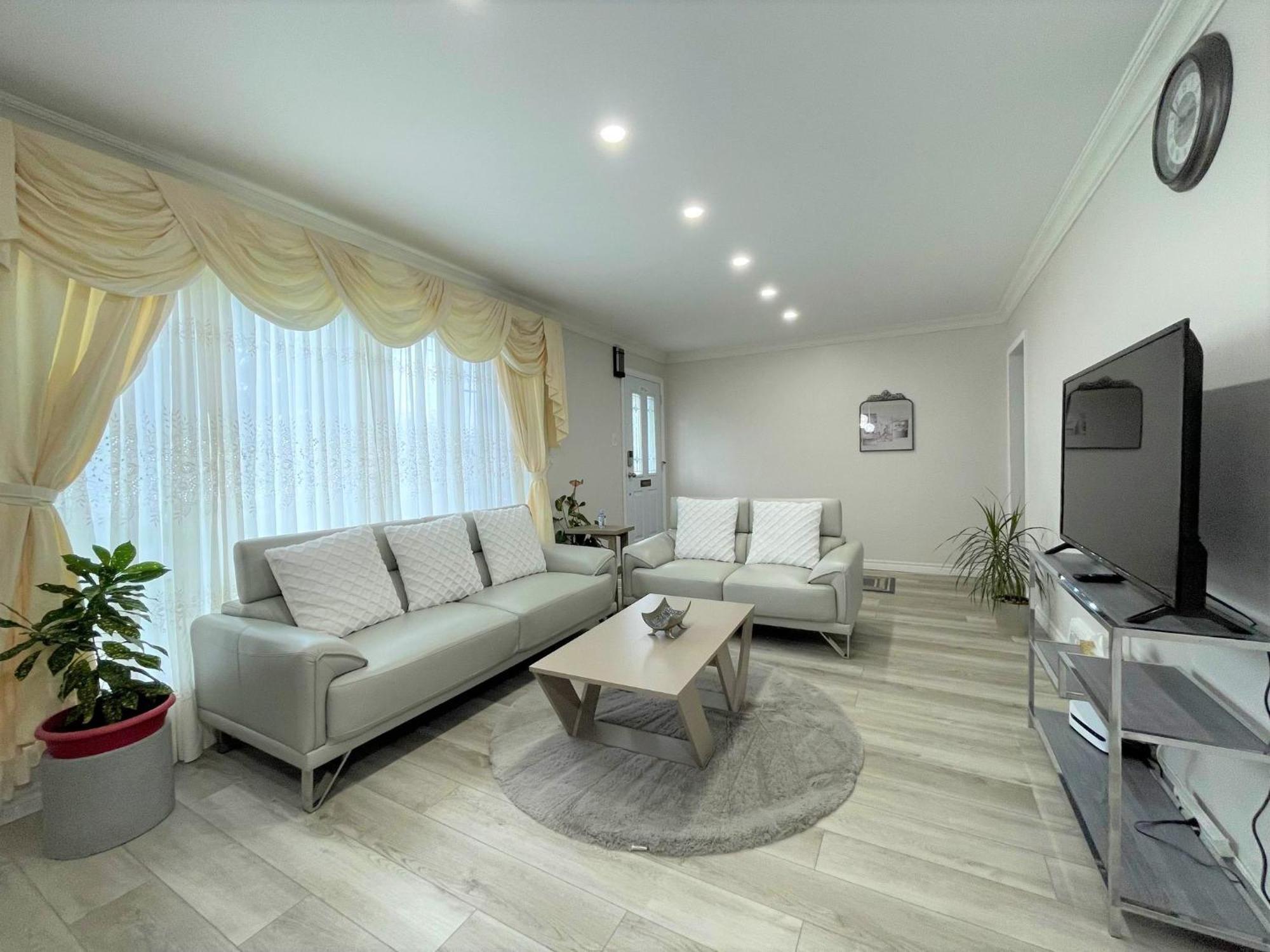 Luxurious Cozy House In Bluffs With Lake View Βίλα Τορόντο Εξωτερικό φωτογραφία